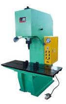 石油鉆桿彎曲試驗(yàn)機(jī)圖片,石油鉆桿彎曲試驗(yàn)機(jī)高清圖片 無(wú)錫大力液壓機(jī)械廠,