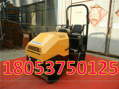 全液壓驅動新篇章 深度解析2噸座駕式雙鋼輪壓路機及其核心液壓系統